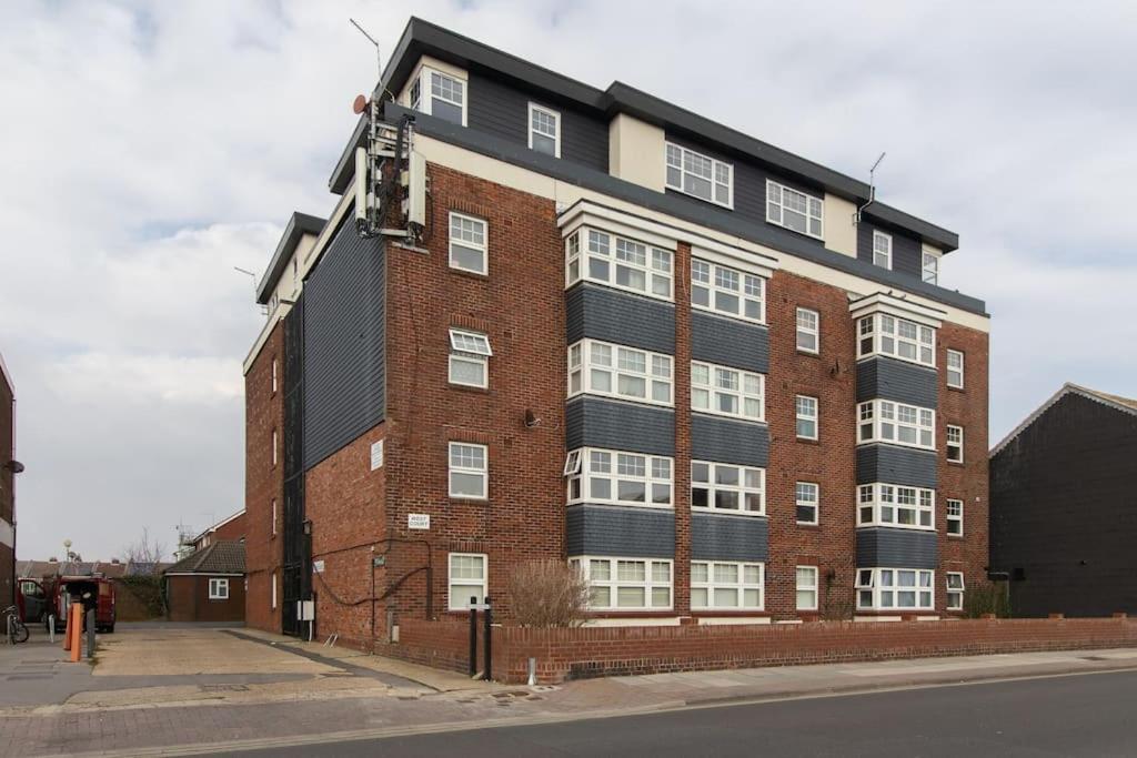 Open Mind Property - Southsea With Free Parking ポーツマス エクステリア 写真