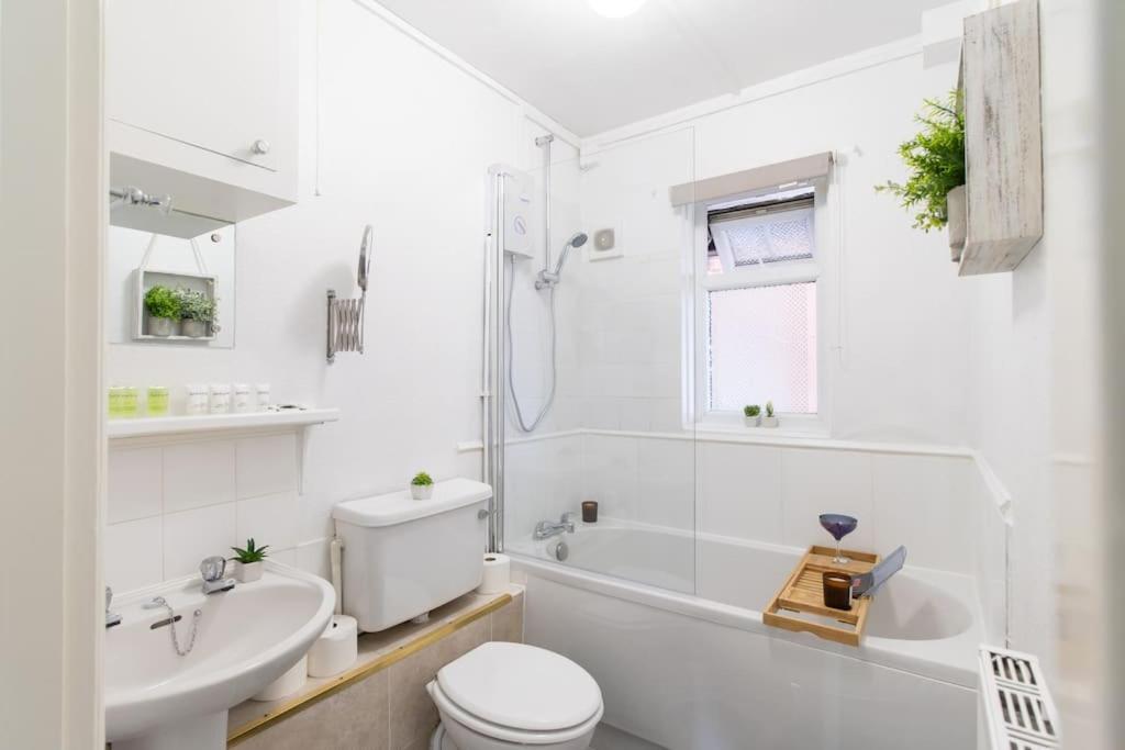 Open Mind Property - Southsea With Free Parking ポーツマス エクステリア 写真