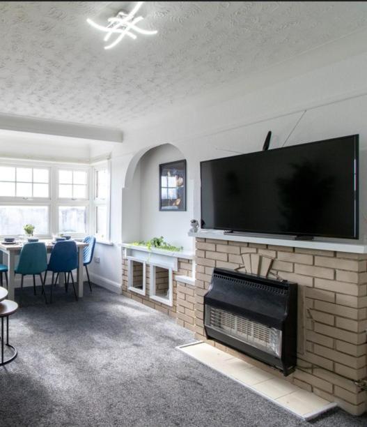 Open Mind Property - Southsea With Free Parking ポーツマス エクステリア 写真